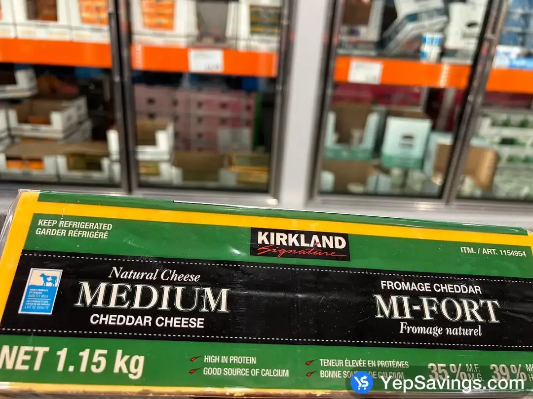 KIRKLAND SIGNATURE MEDIUM CHEDDAR 1.15 kg - Costco Canada (ITM 1154954)