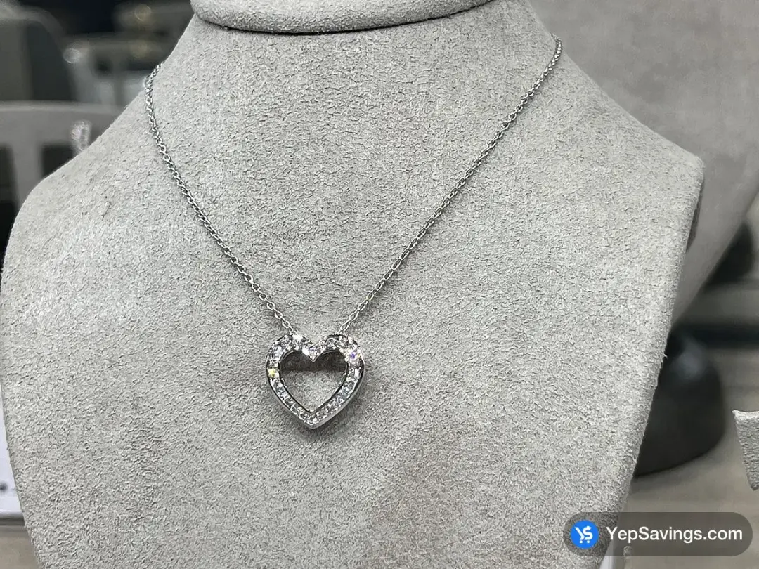 14KT WUTE GOLD DIAMOND HEART PENDANT 0.25CTW IVS2 - Costco Canada (ITM 1264559)