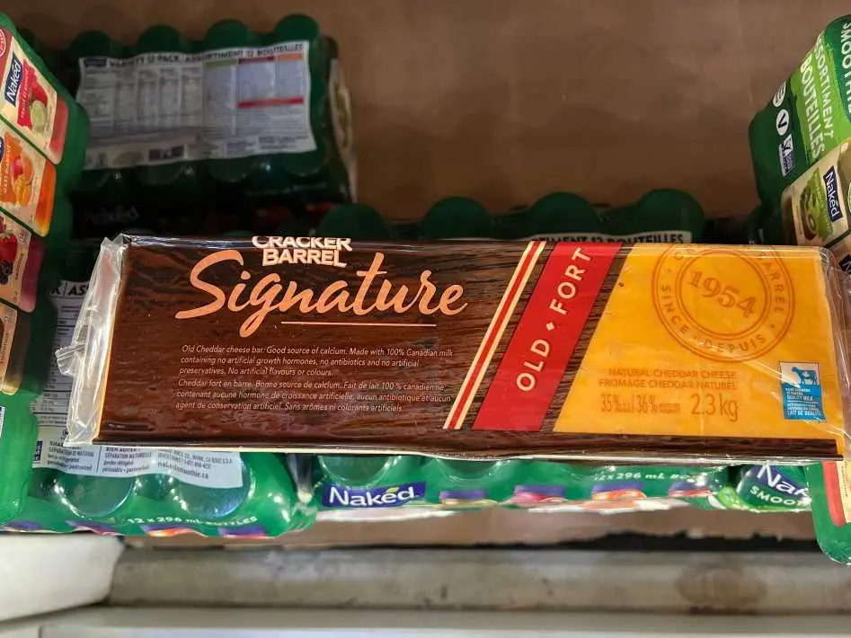 CRACKER BARREL SIGNATURE OLD CHEDDAR 2.3KG - Costco Canada (ITM 1099431)