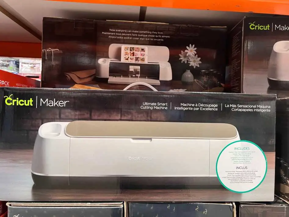 CRICUT MAKER ULTIMATE STARTER KIT 2010179CA - Costco Canada (ITM 4490883)