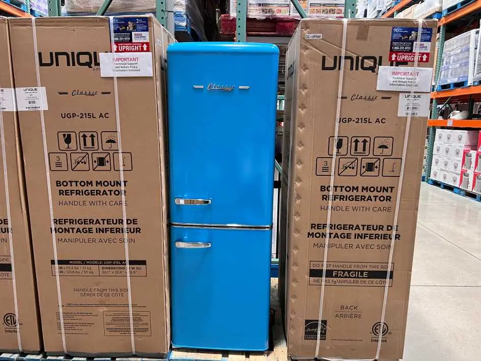 UNIQUE 7 CU FT RETRO BLUE BOTTOM MOUNT FRIDGE - Costco Canada (ITM 1127528)
