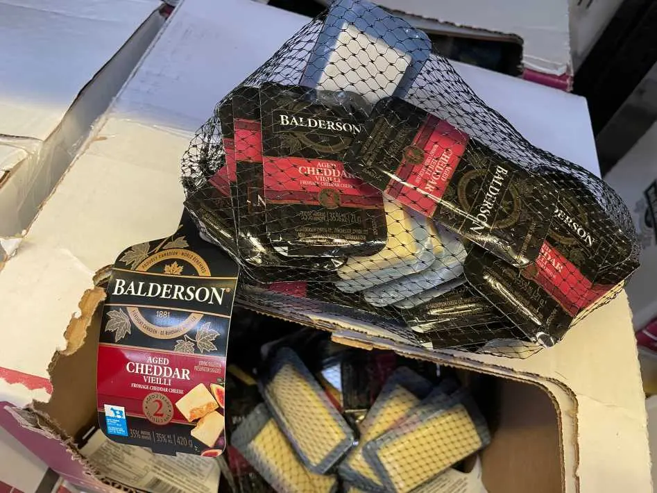 BALDERSON 2 YR CHEDDAR PORTIONS 420g - Costco Canada (ITM 181357)