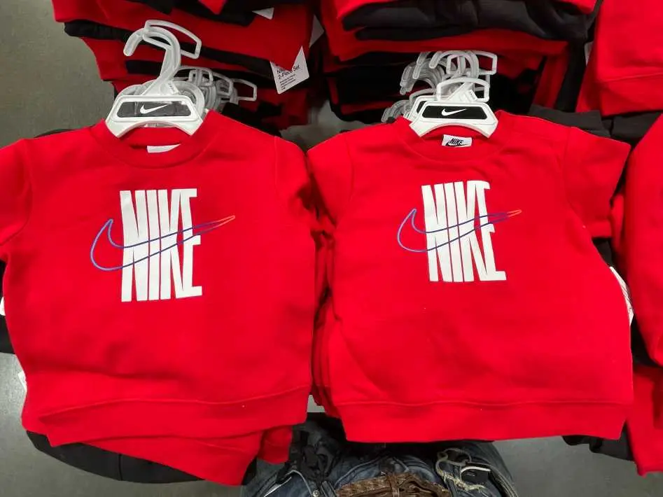 NIKE 2PC SET INFANT SIZES 12M - 24M - Costco Canada (ITM 1001802)