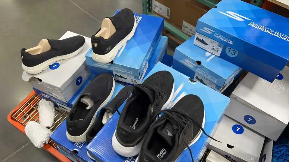 ADIDAS RUNNING SHOES +LADIES SIZES 6-9 - Costco Canada (ITM 1196008)