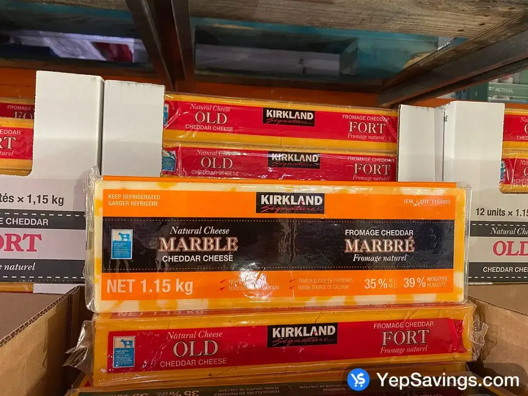 KIRKLAND SIGNATURE OLD CHEDDAR 1.15 kg - Costco Canada (ITM 1154957)