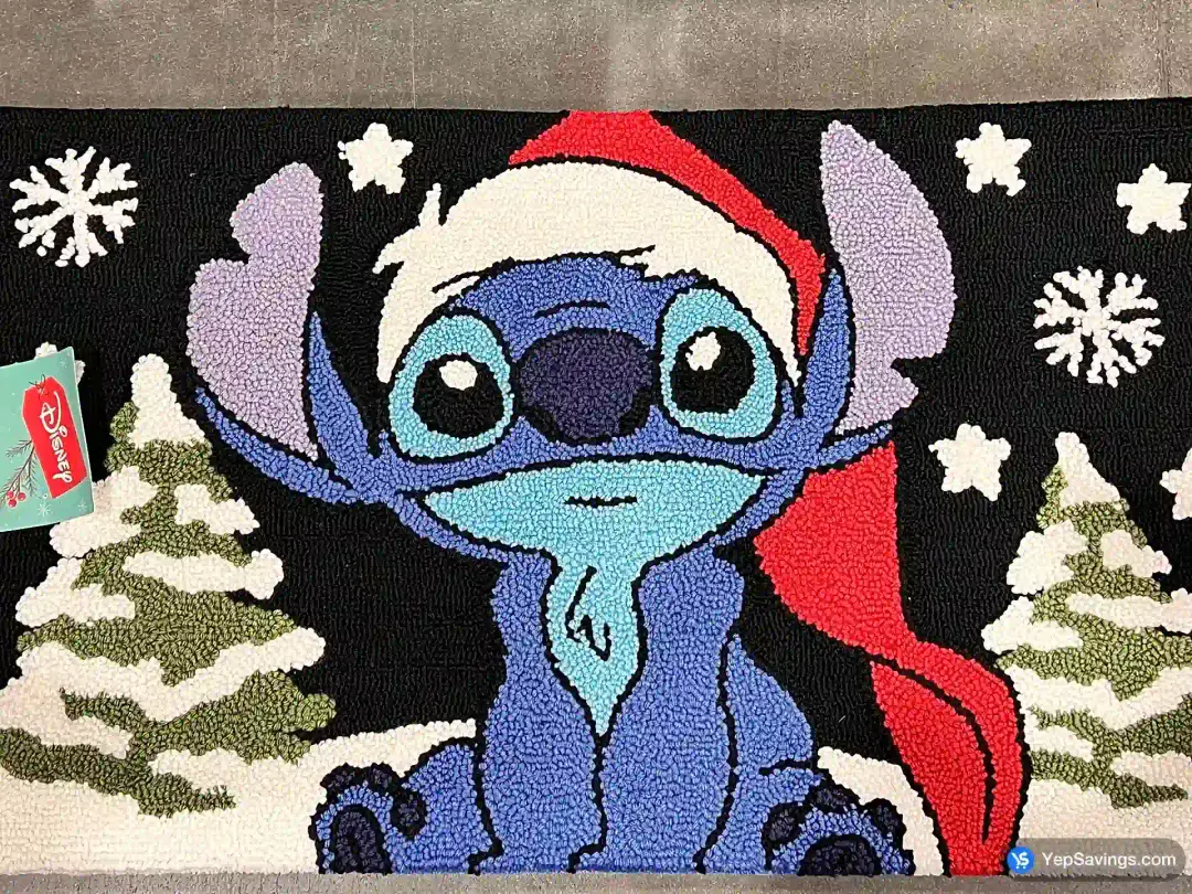 LICENSED HOLIDAY RUG 22.5" X 38" - Costco Canada (ITM 1534095)