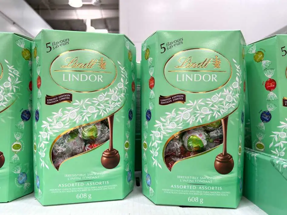 LINDT LINDOR SPRING BOX 608 g - Costco Canada (ITM 1304935)