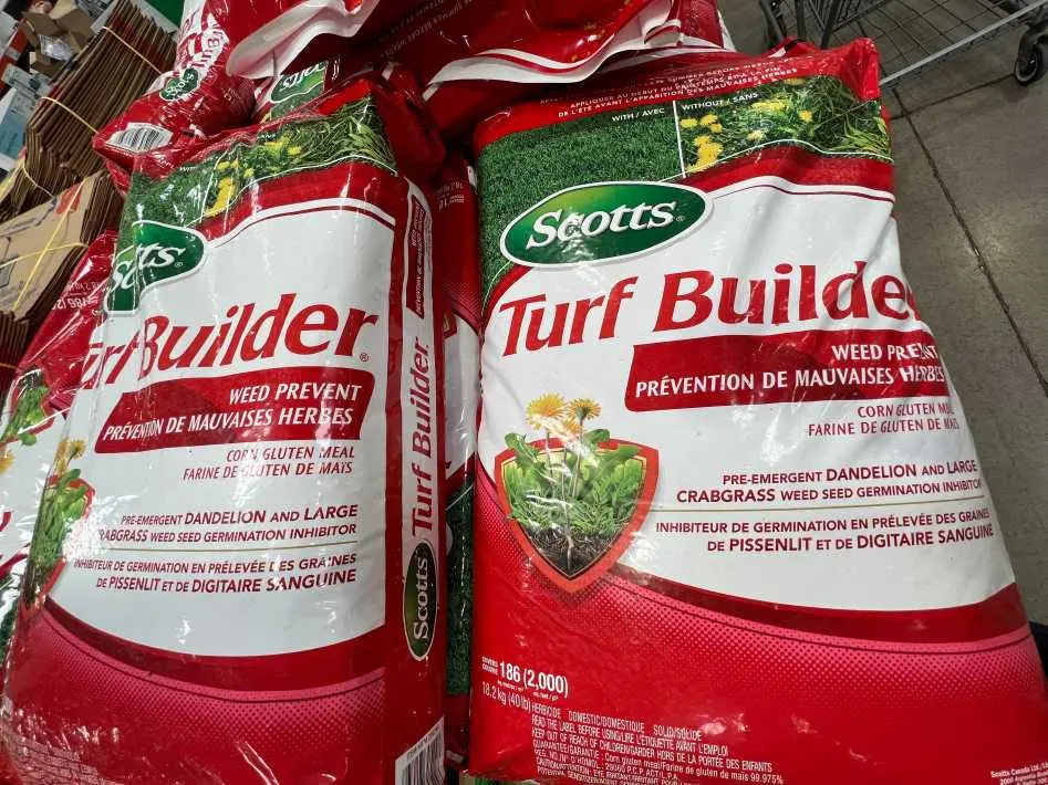 SCOTTS TURF BUILDER WEED PREVENT 18.2KG BAG - Costco Canada (ITM 230298)