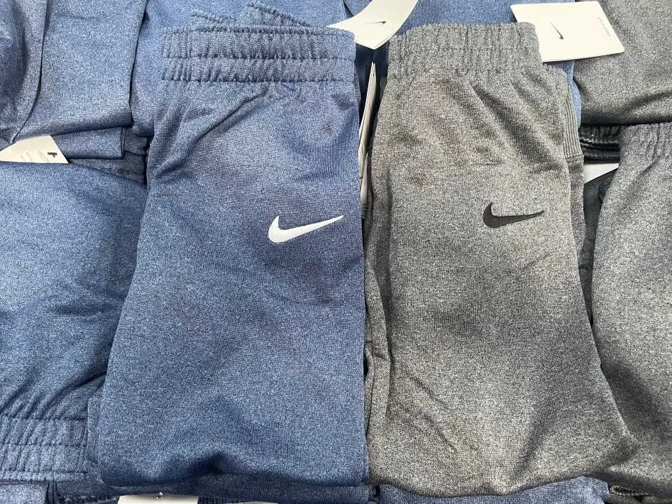 NIKE SWOOSH JOGGER KIDS SIZES 4-7 - Costco Canada (ITM 1001796)