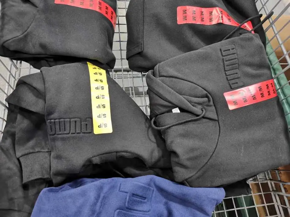 SANTANA DENIM CAPRI +LADIES SIZES 6-18 - Costco Canada (ITM 1088403)