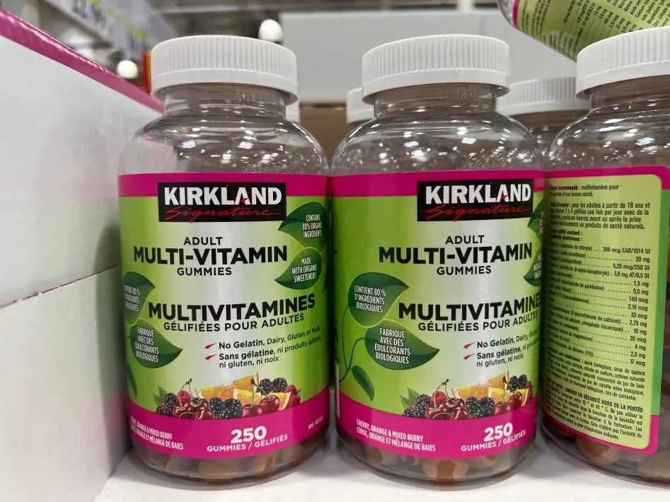 KIRKLAND SIGNATURE ADULT MULTIVITAMINS 250 GUMMIES - Costco Canada (ITM 5216050)