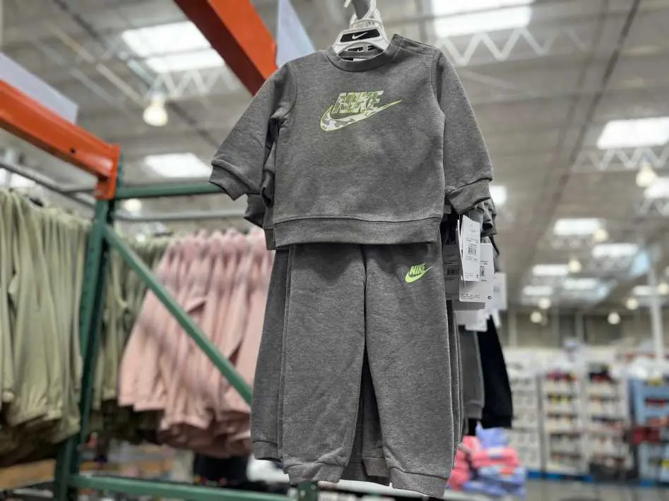 NIKE CAMO CREW JOGGER SET INFANT SIZES 12M-24M - Costco Canada (ITM 1001801)