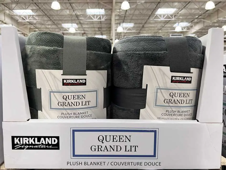 KIRKLAND SIGNATURE QUEEN BLANKET - Costco Canada (ITM 1234935)
